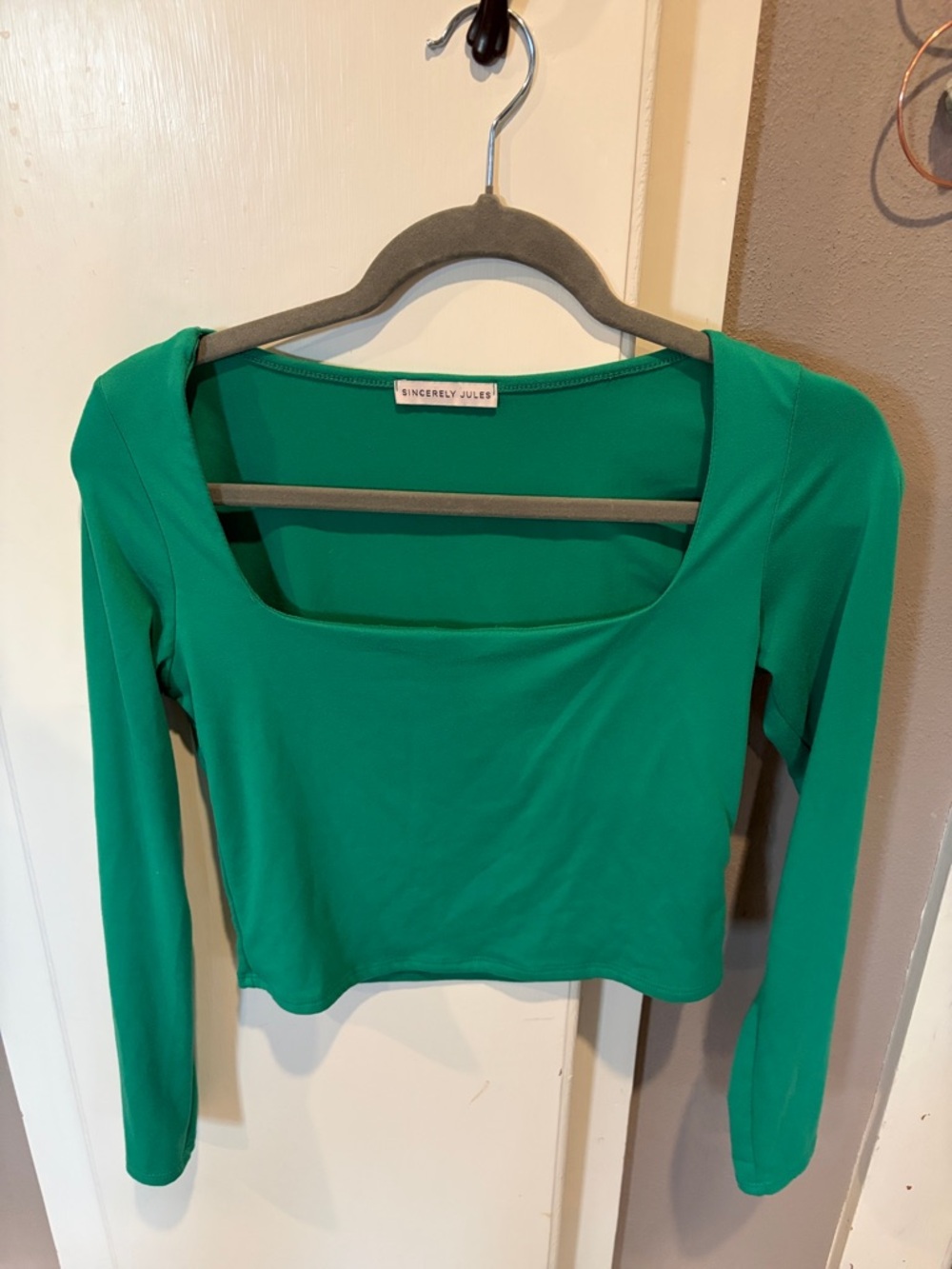 Sincerly Jules Green Square-Neck Long Sleeve crop Top size M